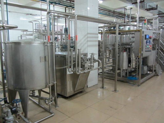 Volledige gepasteuriseerde melkverwerkingslijn voor volle melk magere melk en gearomatiseerde melk aangepaste melkmachine met PLC