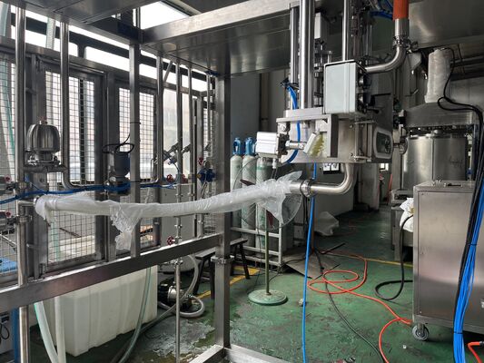 Aanpassen van aseptisch vulsysteem met PLC-besturingssysteem dat een steriele vuloplossing biedt voor de farmaceutische en medische industrie